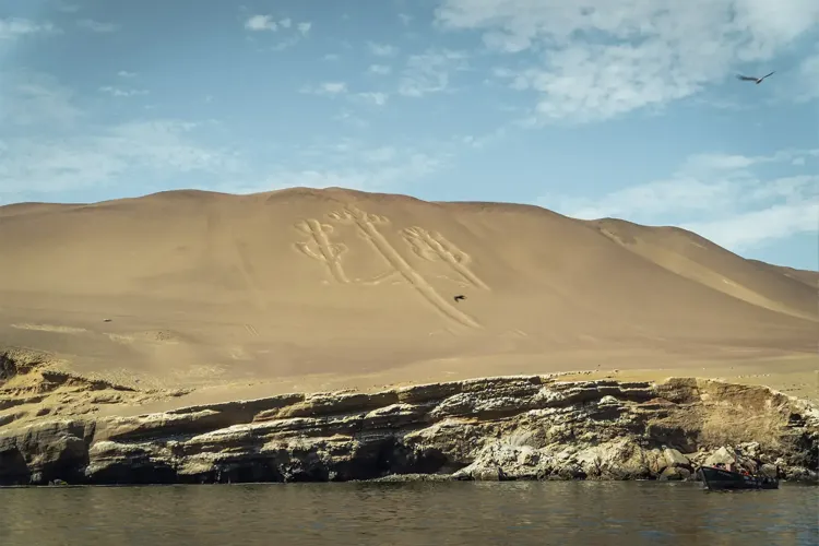 Paracas & Huacachina 2 days