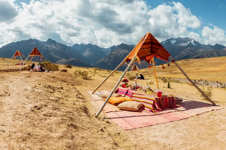 Llama Picnic, Maras & Moray